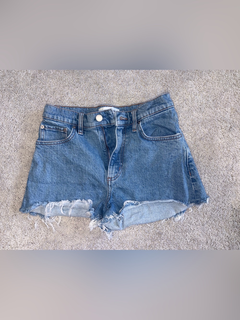 Aritzia Denim Forum High Rise Cutoff
Denim Shorts Size 27